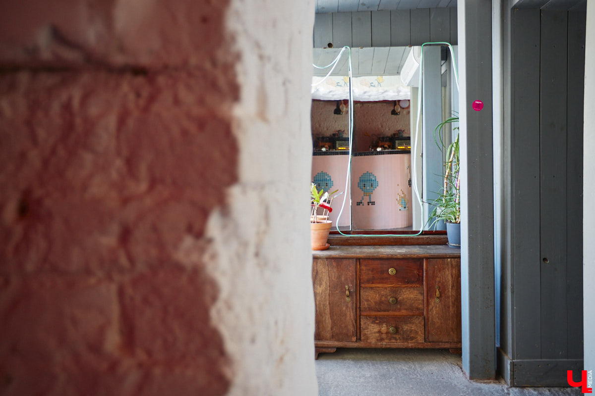 Мягкое кресло, шорох винила, интересная книга в руках: комбо, действующее лучше любого успокоительного. И мы знаем, где его найти! «Ключ-Медиа» собрал в один обзор уютные городские локации с творческим вайбом, где всегда приятно остановиться и поставить бурное течение жизни на паузу.