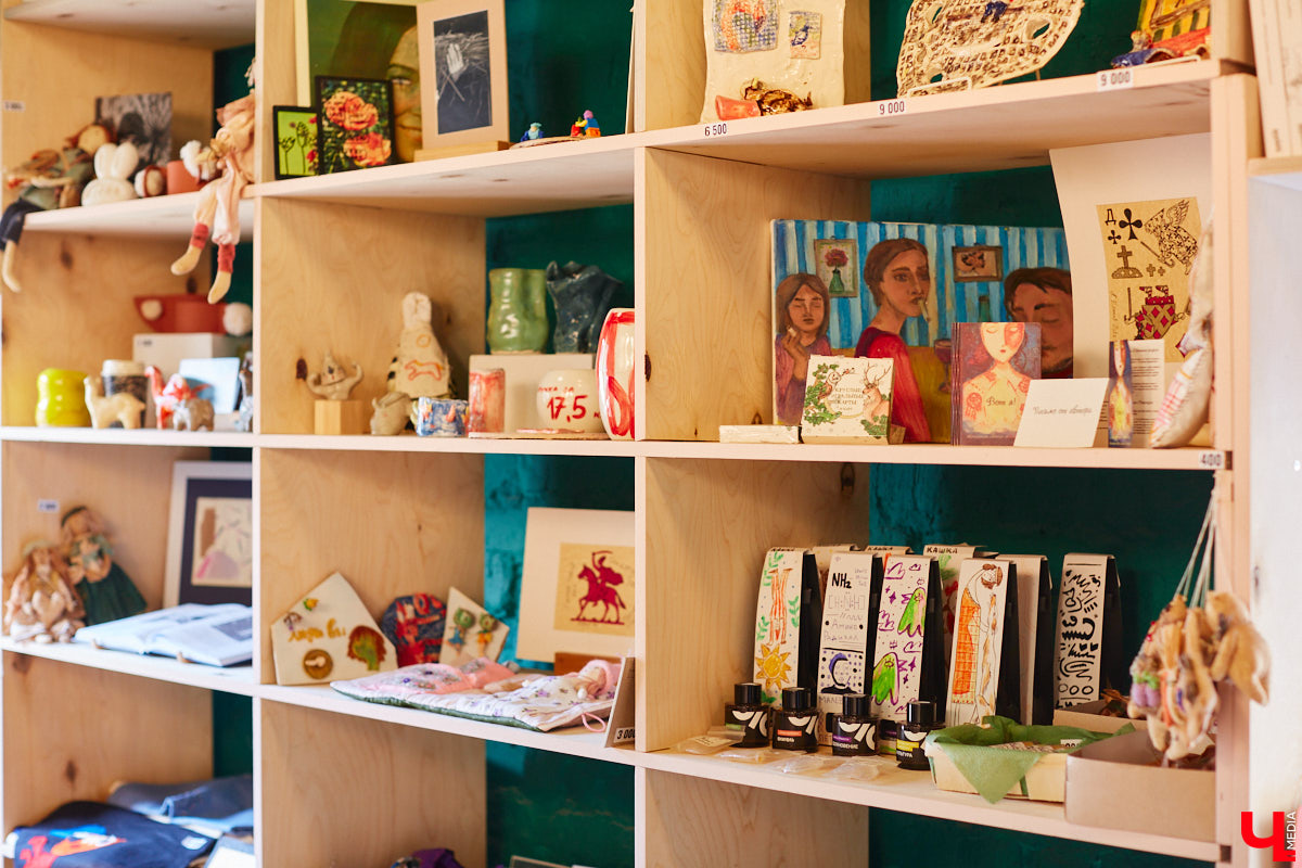 Мягкое кресло, шорох винила, интересная книга в руках: комбо, действующее лучше любого успокоительного. И мы знаем, где его найти! «Ключ-Медиа» собрал в один обзор уютные городские локации с творческим вайбом, где всегда приятно остановиться и поставить бурное течение жизни на паузу.