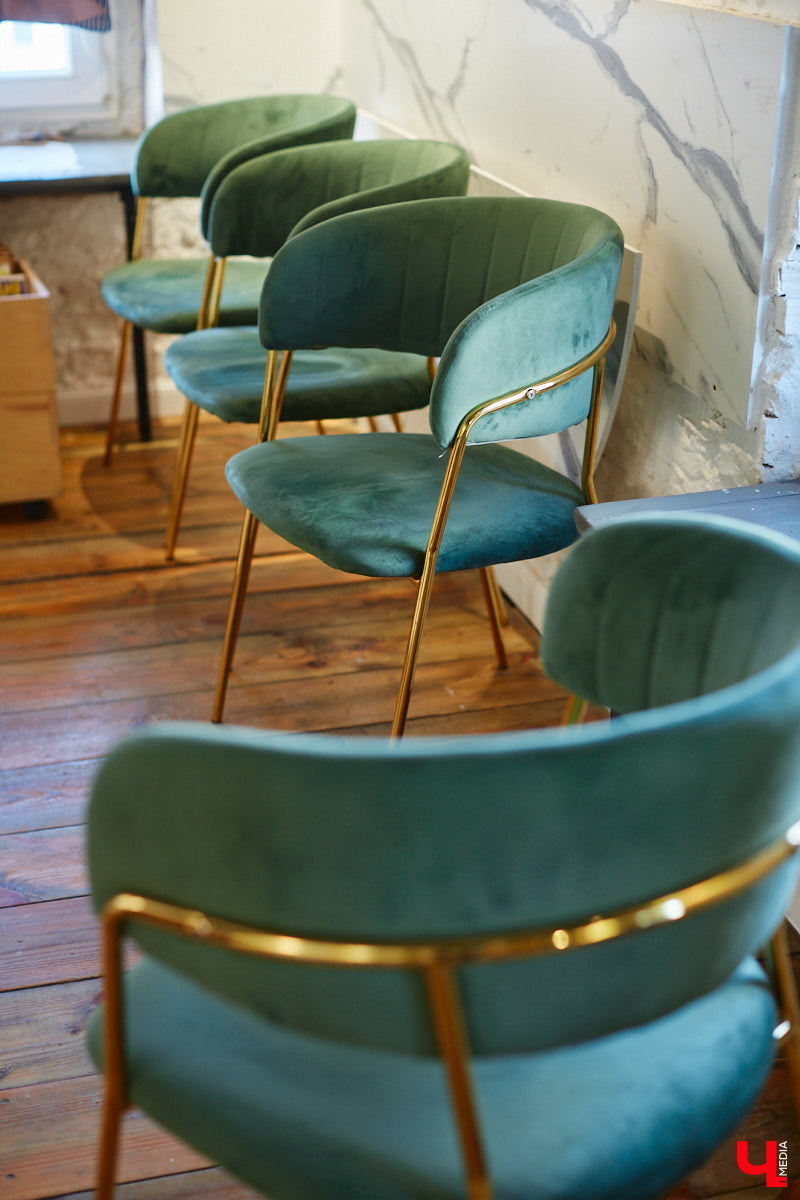 Мягкое кресло, шорох винила, интересная книга в руках: комбо, действующее лучше любого успокоительного. И мы знаем, где его найти! «Ключ-Медиа» собрал в один обзор уютные городские локации с творческим вайбом, где всегда приятно остановиться и поставить бурное течение жизни на паузу.