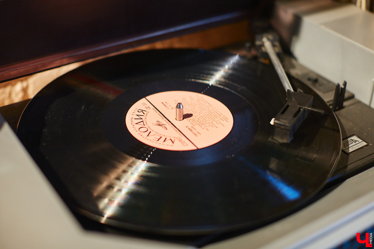 Мягкое кресло, шорох винила, интересная книга в руках: комбо, действующее лучше любого успокоительного. И мы знаем, где его найти! «Ключ-Медиа» собрал в один обзор уютные городские локации с творческим вайбом, где всегда приятно остановиться и поставить бурное течение жизни на паузу.