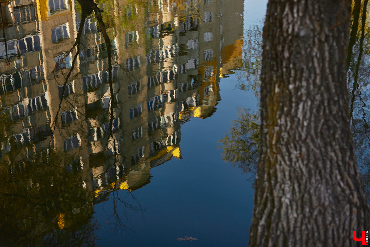 Конец прошлой недели оказался по-настоящему зимним для многих регионов ЦФО: снег выпал в Санкт-Петербурге, Ярославской и Нижегородской областях. У нас намеков на вьюгу нет, но к погодным подколам владимирцам не привыкать. Рассказываем, каким будет конец апреля в области.