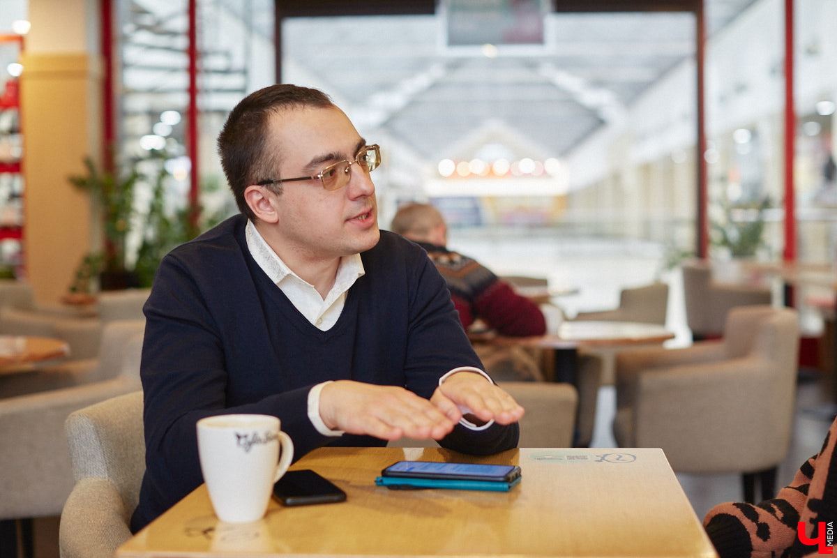 В течение двух месяцев во Владимире шли обсуждения по поводу присвоения путепроводу на Рпенском проезде имени Александра Невского. И вот наконец Общественная палата областного центра подвела их итоги. Как и ожидалось, мнения разделились на за и против. Расскажем о самых ярких аргументах сторон.