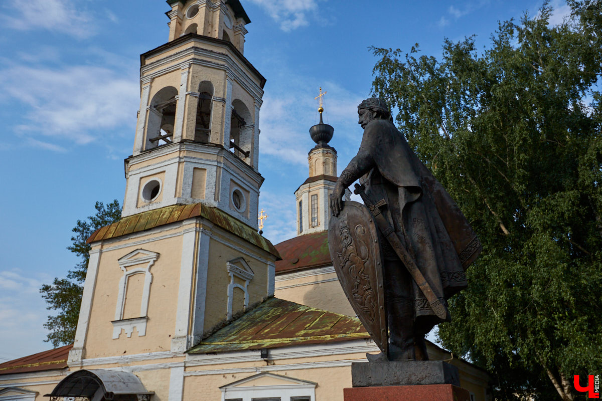 В течение двух месяцев во Владимире шли обсуждения по поводу присвоения путепроводу на Рпенском проезде имени Александра Невского. И вот наконец Общественная палата областного центра подвела их итоги. Как и ожидалось, мнения разделились на за и против. Расскажем о самых ярких аргументах сторон.
