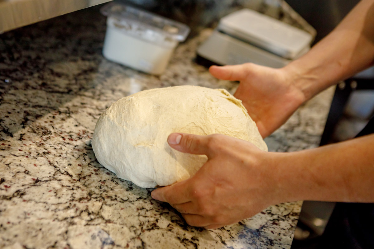 Мода, автомобили, еда — в Италии прекрасно все! Именно эта солнечная страна с богатейшей культурой послужила вдохновением при создании нового гастрономического проекта в самом сердце Владимира. Он уже распахнул свои двери, а вы не пройдете мимо, ведь все дороги так или иначе ведут в Рим.