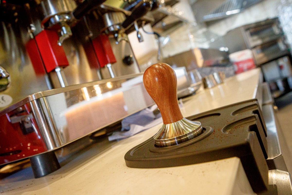 Мода, автомобили, еда — в Италии прекрасно все! Именно эта солнечная страна с богатейшей культурой послужила вдохновением при создании нового гастрономического проекта в самом сердце Владимира. Он уже распахнул свои двери, а вы не пройдете мимо, ведь все дороги так или иначе ведут в Рим.