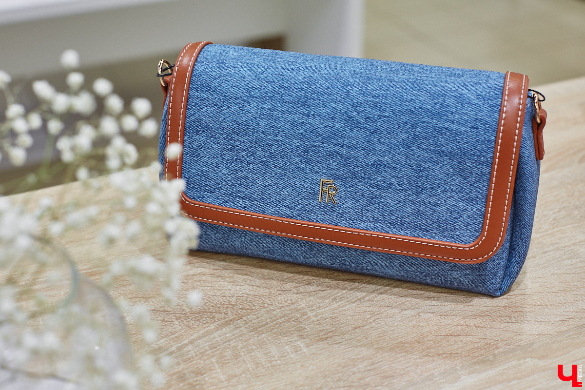 Мы не всегда придаем значение обуви, и это сильное упущение, ведь она играет ключевую роль в нашем образе. Недавно во Владимире ботинкам, лоферам и туфелькам даже посвятили целую экспозицию с движущимся поездом и сказочными домиками. Рассказываем, где увидеть сие чудо и какую смысловую нагрузку несет арт-объект.