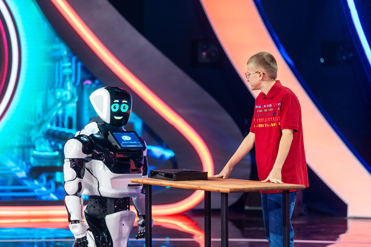 Признайтесь: тормозили когда-нибудь на кассе, подсчитывая сдачу? А вот у 13-летнего Егора Степанова такой проблемы нет. Он гений ментальной арифметики — подсчетов в уме. Свои феноменальные способности подросток из Коврова недавно продемонстрировал на шоу «Удивительные люди».