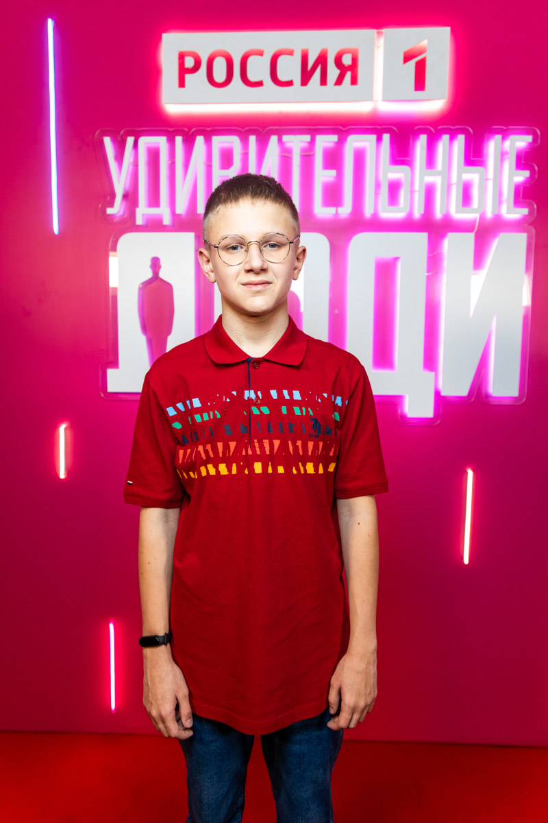 Признайтесь: тормозили когда-нибудь на кассе, подсчитывая сдачу? А вот у 13-летнего Егора Степанова такой проблемы нет. Он гений ментальной арифметики — подсчетов в уме. Свои феноменальные способности подросток из Коврова недавно продемонстрировал на шоу «Удивительные люди».