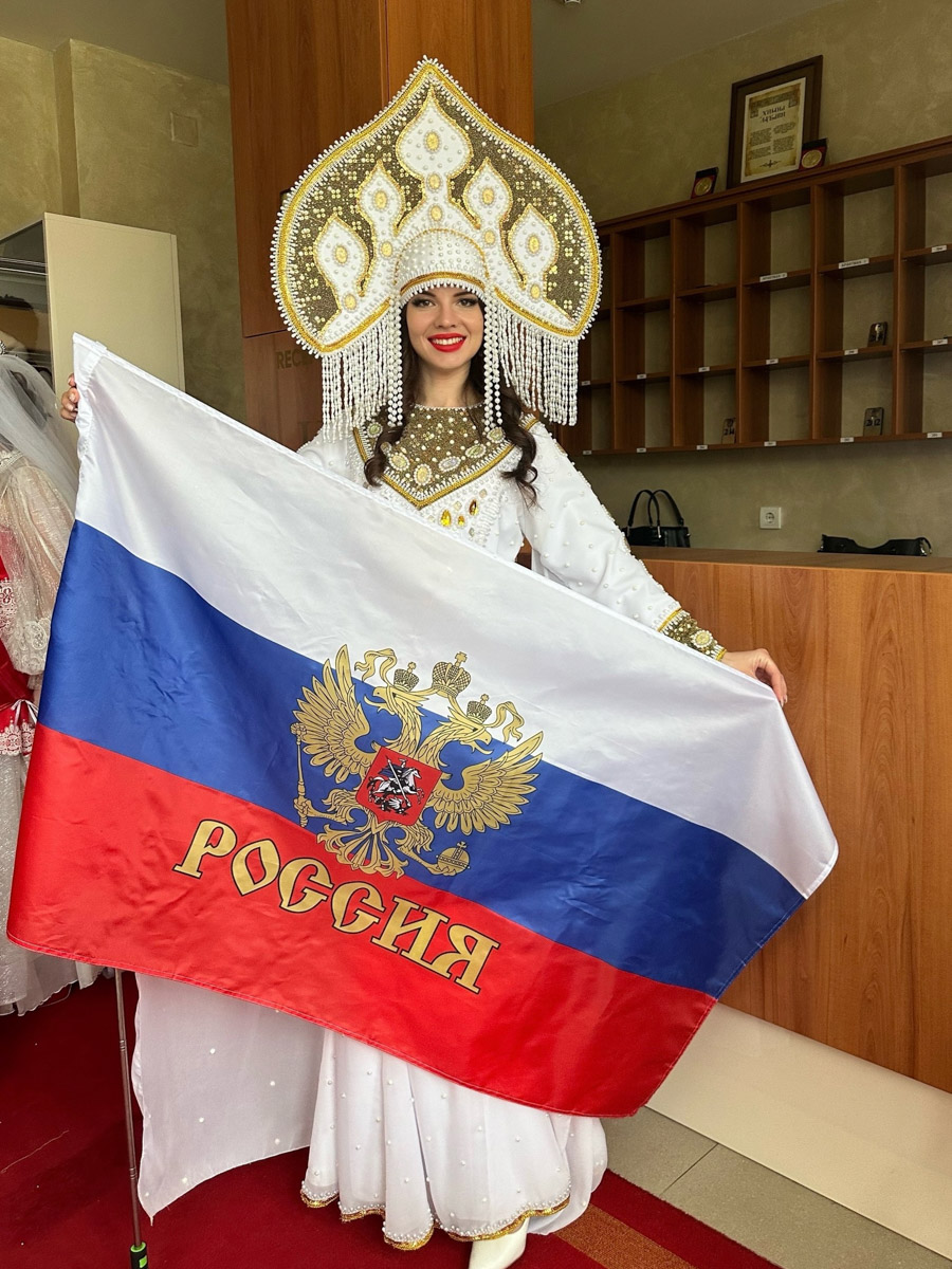 В копилке яркой красотки из Владимира Анны Виноградовой новое достижение — корона Fashion Model 2024, полученная ею на конкурсе «Славянская краса» в Сербии. Все подробности о подготовке и участии в международном мероприятии «Миссис Владимирская Красавица — 2023» рассказала нашему изданию.