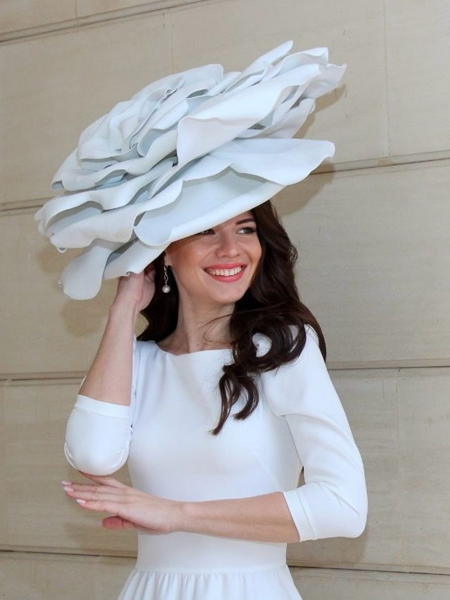 В копилке яркой красотки из Владимира Анны Виноградовой новое достижение — корона Fashion Model 2024, полученная ею на конкурсе «Славянская краса» в Сербии. Все подробности о подготовке и участии в международном мероприятии «Миссис Владимирская Красавица — 2023» рассказала нашему изданию.