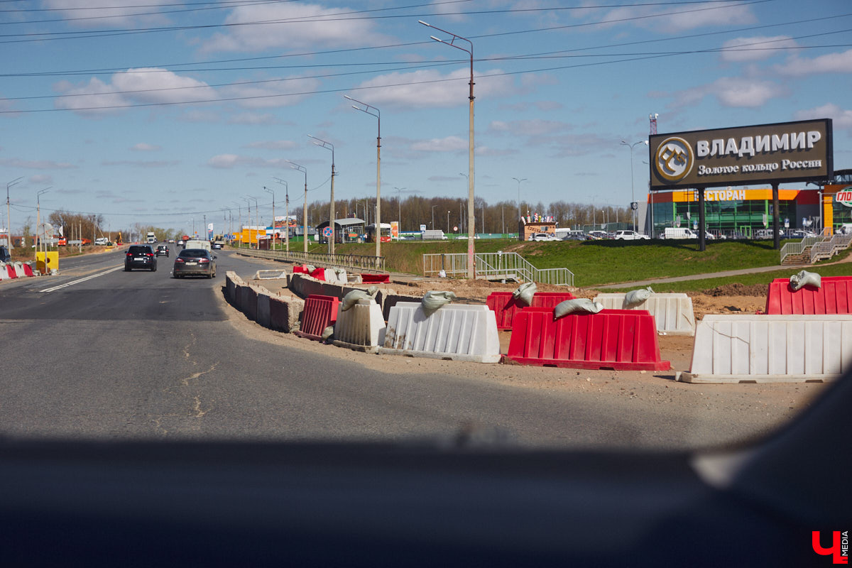 Завершить основные работы на трассе из Владимира в Суздаль должны до тысячелетия древнего города — к августу текущего года. А пока на объекте трудятся люди и специализированная техника. «Ключ-Медиа» в очередной раз проинспектировал ход масштабного строительства дороги.