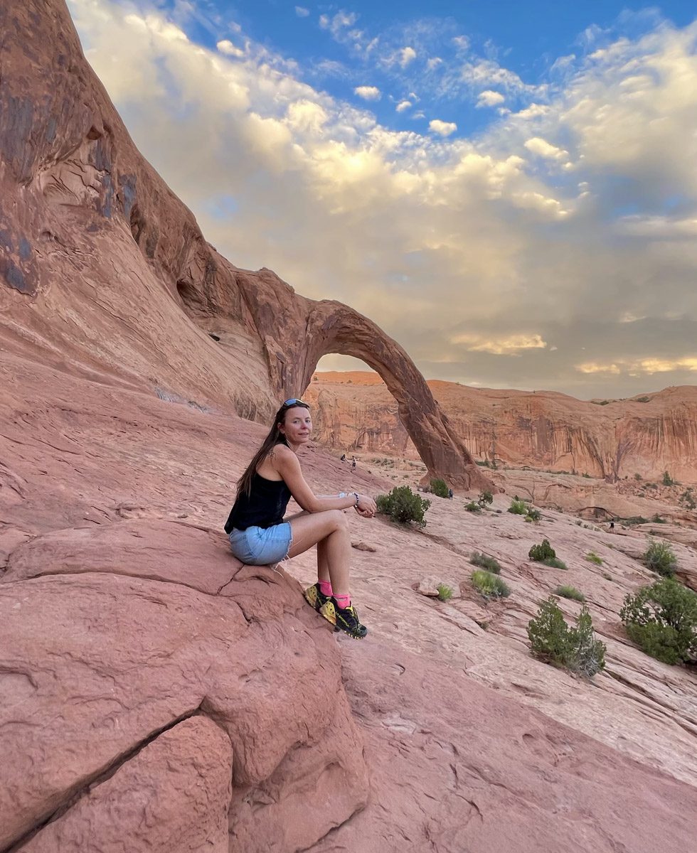 День у Егора и Анны Гавриловых — владельцев популярных магазинов электроники Apple33 — расписан даже не по часам, а по минутам. Сейчас ребята руководят своим бизнесом онлайн. А больше 20 лет назад все было иначе. Как получается совмещать работу и личную жизнь, при чем тут спорт и в чем особенности ведения бизнеса во Владимире, Анна и Егор рассказали в интервью «Ключ-Медиа».
