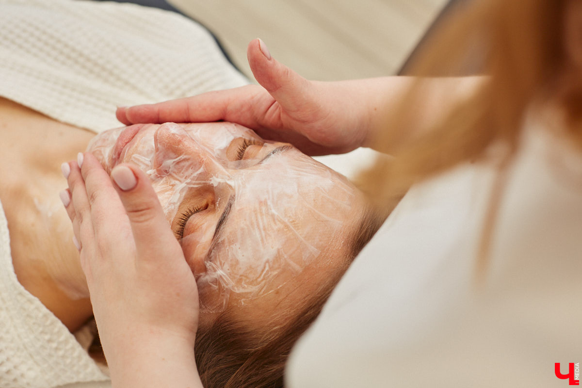 Естественная красота — главный тренд нашего времени. Сегодня модно не просто следить за собой, важно при этом беречь свою уникальность. Эта тенденция получила название pro-age, т. е. разумное отношение к своему возрасту, принятие его особенностей и соответствующий уход без излишних вмешательств. О современной философии красоты и инновационных технологиях, которые позволяют добиться потрясающего эффекта, «Ключ-Медиа» рассказала эксперт, владелица Института красоты BABOR Наталья Васькова.