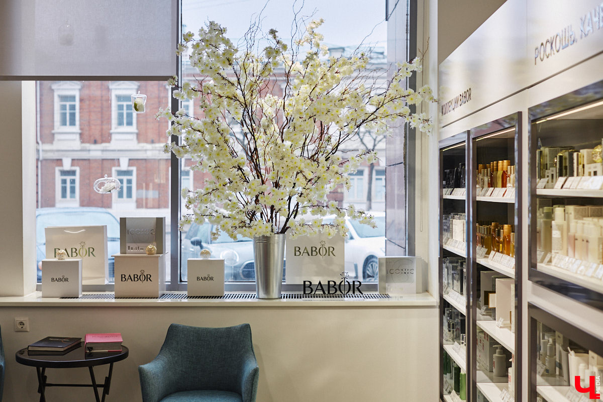 Естественная красота — главный тренд нашего времени. Сегодня модно не просто следить за собой, важно при этом беречь свою уникальность. Эта тенденция получила название pro-age, т. е. разумное отношение к своему возрасту, принятие его особенностей и соответствующий уход без излишних вмешательств. О современной философии красоты и инновационных технологиях, которые позволяют добиться потрясающего эффекта, «Ключ-Медиа» рассказала эксперт, владелица Института красоты BABOR Наталья Васькова.