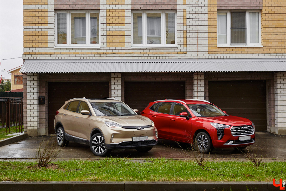 Владимирец Вадим Виноградов не скрывает, что всей душой любит технический прогресс. А потому в числе первых жителей столицы 33-го региона, зимой 2024 года, стал обладателем электрокара Weltmeister EX5. Поскольку это не первый автомобиль в семье — есть еще бензиновый Haval Jolion, — мужчина решил сравнить, какая из машин экономичнее и удобнее в обиходе.