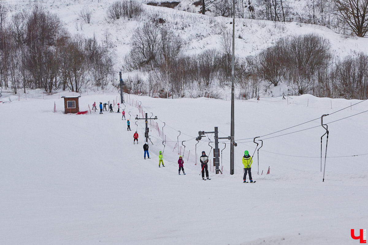 Для горнолыжного курорта «Заячья гора» ищут нового владельца. Информация о продаже центрального трехэтажного здания площадью 1500 квадратных метров появилась в начале мая. Как это повлияет на дальнейшую судьбу популярного среди владимирцев места зимнего отдыха?