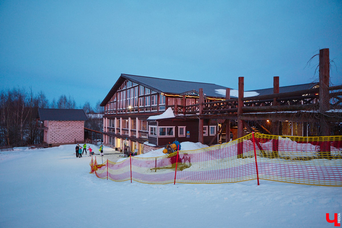 Для горнолыжного курорта «Заячья гора» ищут нового владельца. Информация о продаже центрального трехэтажного здания площадью 1500 квадратных метров появилась в начале мая. Как это повлияет на дальнейшую судьбу популярного среди владимирцев места зимнего отдыха?