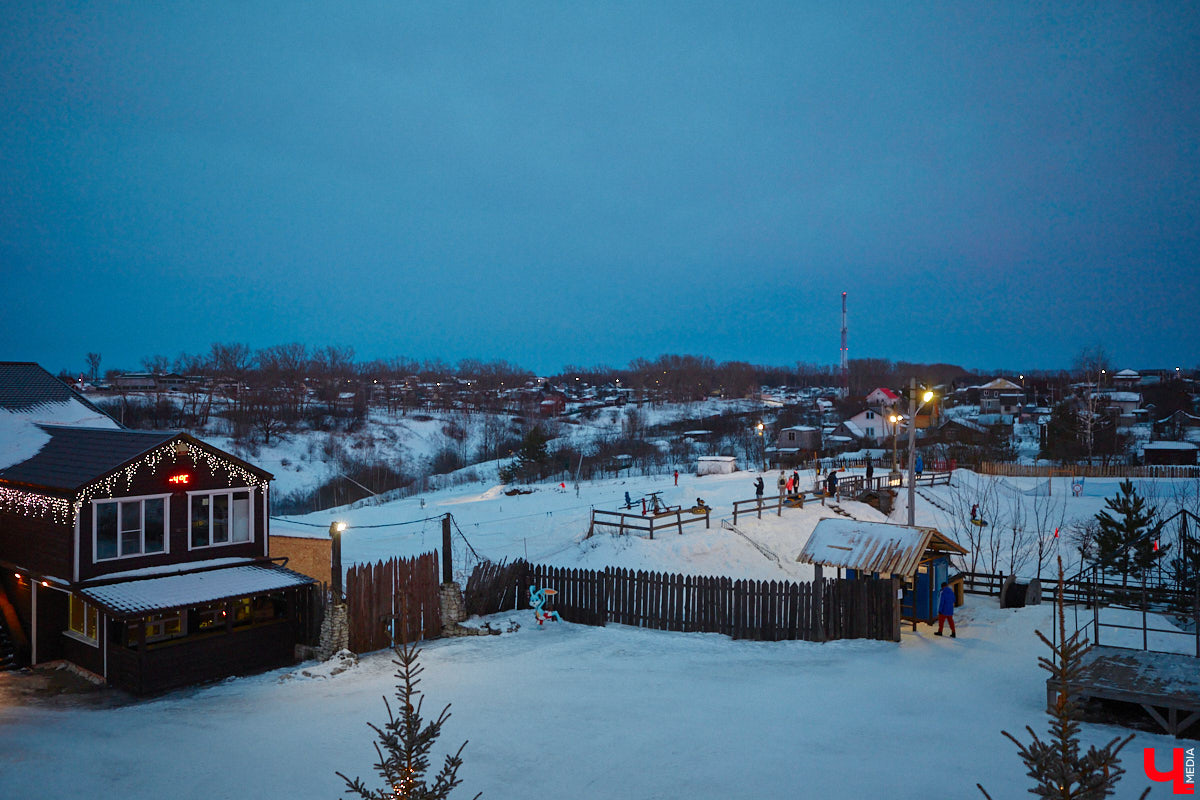 Для горнолыжного курорта «Заячья гора» ищут нового владельца. Информация о продаже центрального трехэтажного здания площадью 1500 квадратных метров появилась в начале мая. Как это повлияет на дальнейшую судьбу популярного среди владимирцев места зимнего отдыха?