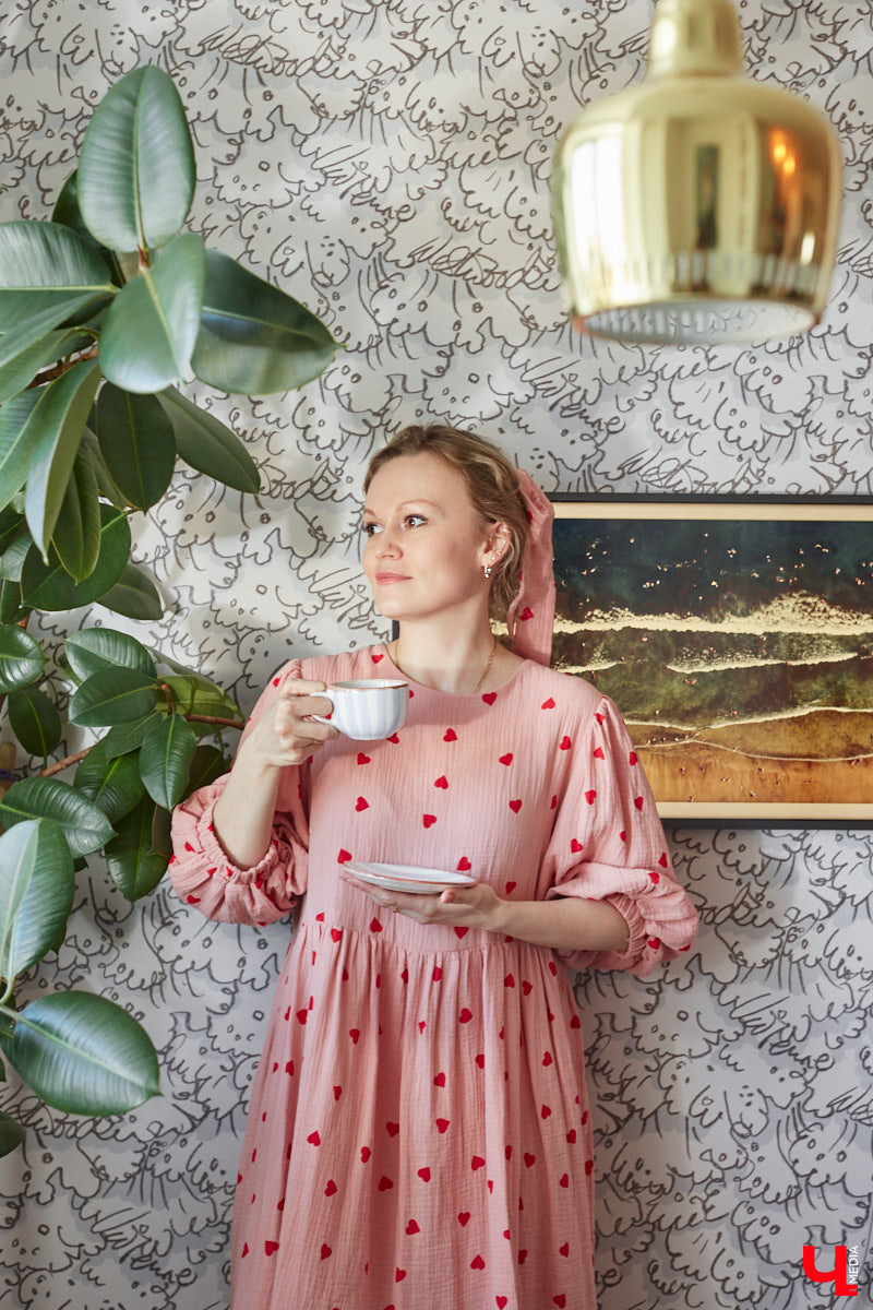 Сегодня она рок-дива в косухе, а завтра романтичная натура в наряде ретро-шик. Гардероб владимирского невролога Ирины Рыжик пестрит интереснейшими брендовыми вещами, которые складываются в неповторимые, порой противоречивые образы. Какие именно, она продемонстрировала «Ключ-Медиа».