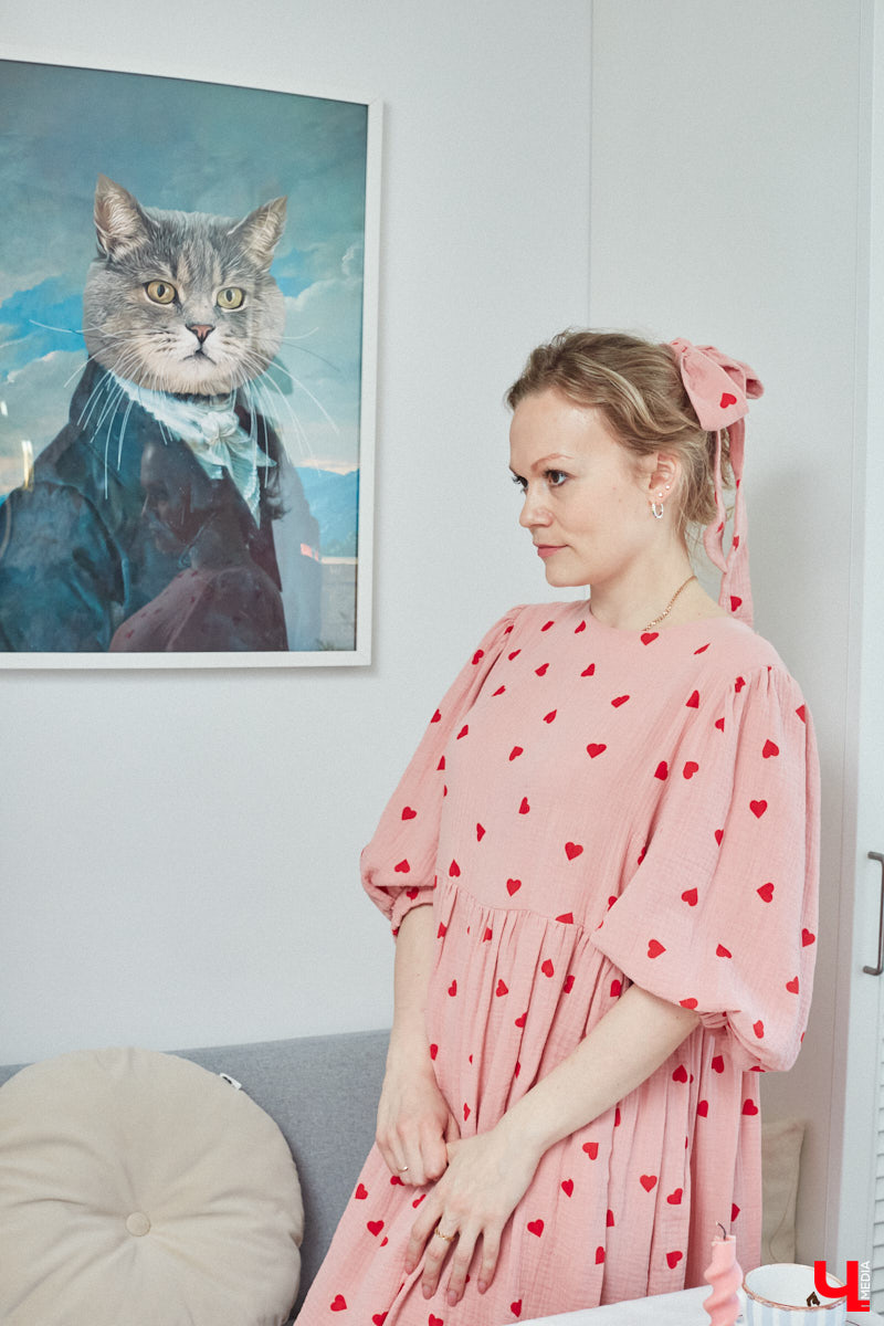 Сегодня она рок-дива в косухе, а завтра романтичная натура в наряде ретро-шик. Гардероб владимирского невролога Ирины Рыжик пестрит интереснейшими брендовыми вещами, которые складываются в неповторимые, порой противоречивые образы. Какие именно, она продемонстрировала «Ключ-Медиа».