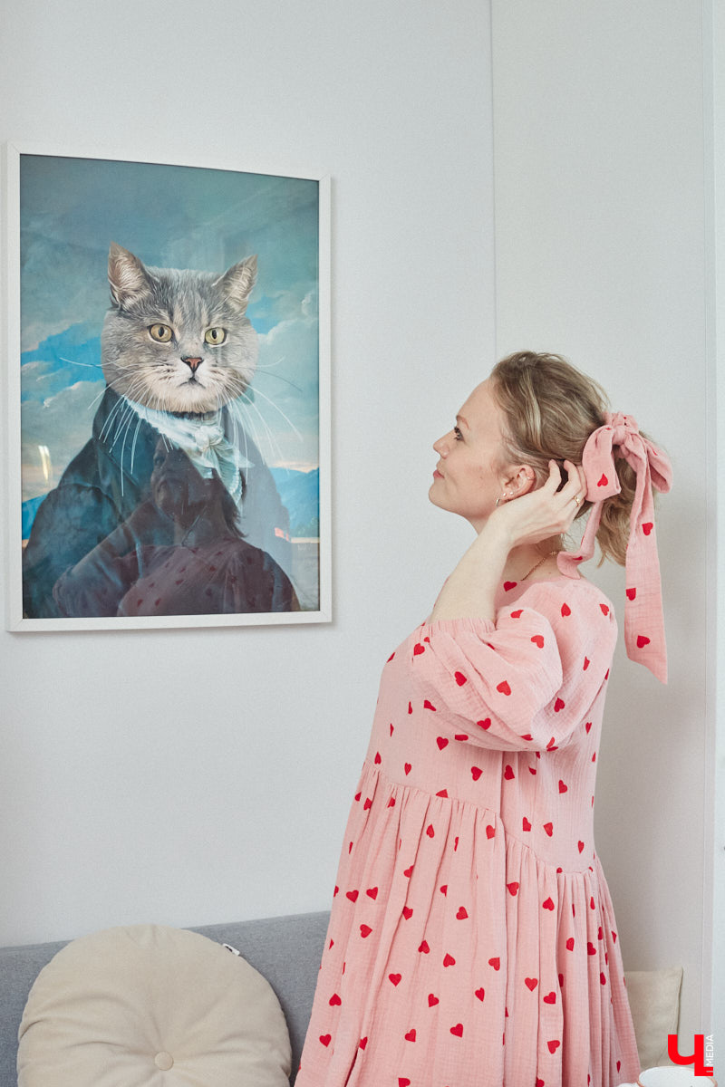 Сегодня она рок-дива в косухе, а завтра романтичная натура в наряде ретро-шик. Гардероб владимирского невролога Ирины Рыжик пестрит интереснейшими брендовыми вещами, которые складываются в неповторимые, порой противоречивые образы. Какие именно, она продемонстрировала «Ключ-Медиа».