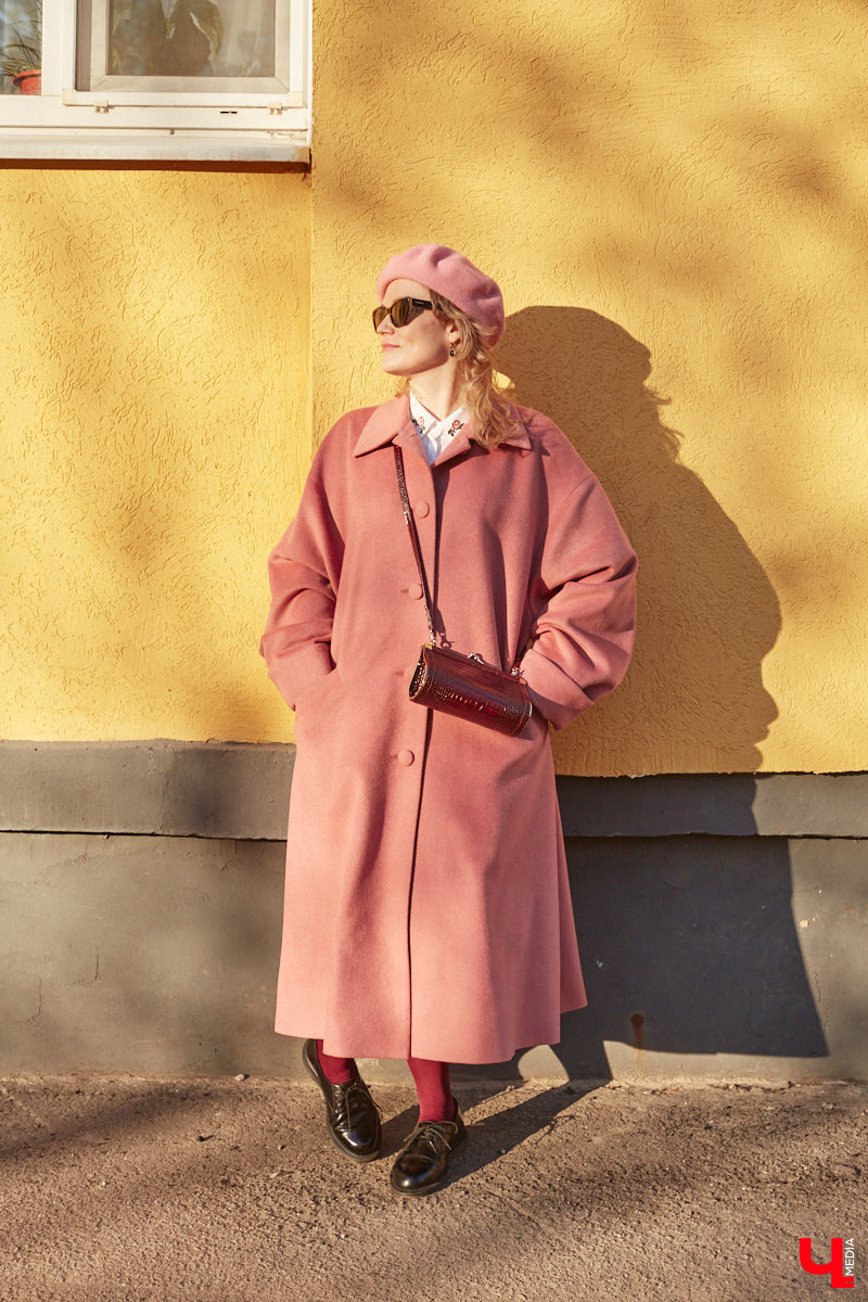 Сегодня она рок-дива в косухе, а завтра романтичная натура в наряде ретро-шик. Гардероб владимирского невролога Ирины Рыжик пестрит интереснейшими брендовыми вещами, которые складываются в неповторимые, порой противоречивые образы. Какие именно, она продемонстрировала «Ключ-Медиа».