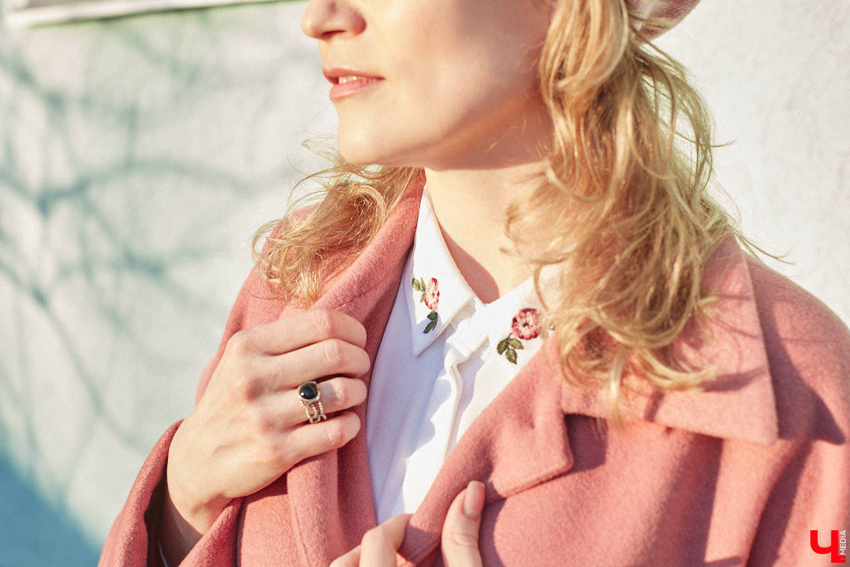 Сегодня она рок-дива в косухе, а завтра романтичная натура в наряде ретро-шик. Гардероб владимирского невролога Ирины Рыжик пестрит интереснейшими брендовыми вещами, которые складываются в неповторимые, порой противоречивые образы. Какие именно, она продемонстрировала «Ключ-Медиа».