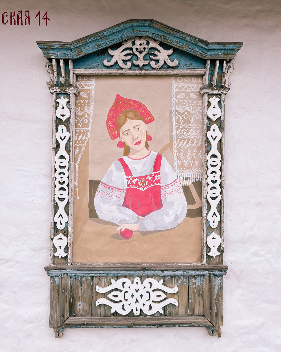 Суздаль синий, как река Каменка, или золотой, как купола церквей, но никак не розовый! Хотя почему бы и нет? Именно таким увидел его однажды фотограф и путешественник Андрей Белавин. Он прошелся по улицам с телефоном в руке и показал, каким древний город еще может быть.