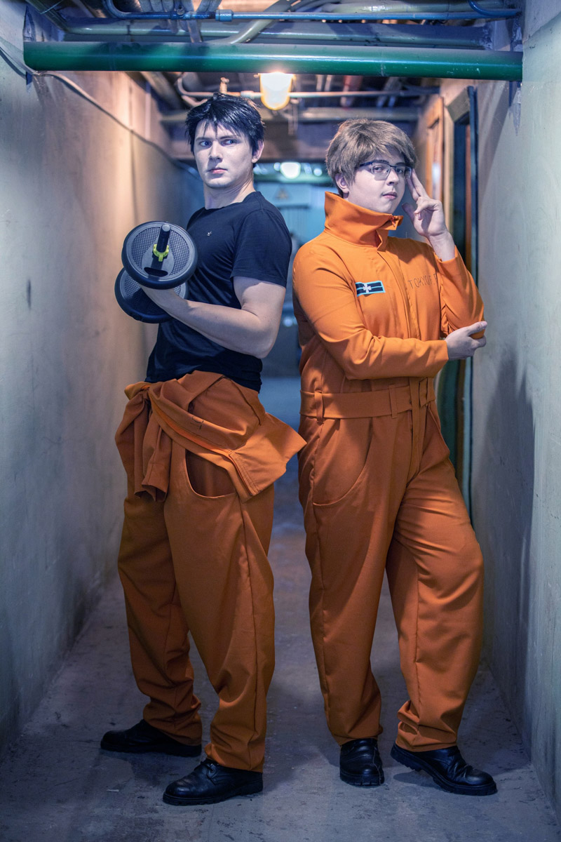 Косплей-команда Yume no Yukido из Коврова организовала яркую фотосессию на тему популярного аниме, а затем заняла первое место в групповом дефиле на фестивале любителей японской анимации. Оба раза ребята выступили в роли пожарной бригады, но костюмы для съемок и выхода на сцену подготовили разные.