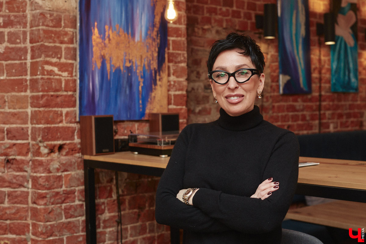 Сколько поколений своей семьи вы могли бы нарисовать на генеалогическом древе? Каждый из этих людей, а еще сотни других неизвестных родственников вполне могут оказывать влияние на вашу жизнь. Об этом говорит родология. Почему важно знать свои корни, «Ключ-Медиа» рассказала известный во Владимире родолог-ансестолог, эксперт по работе с родовым бессознательным и негативными программами рода Юлия Петухова.