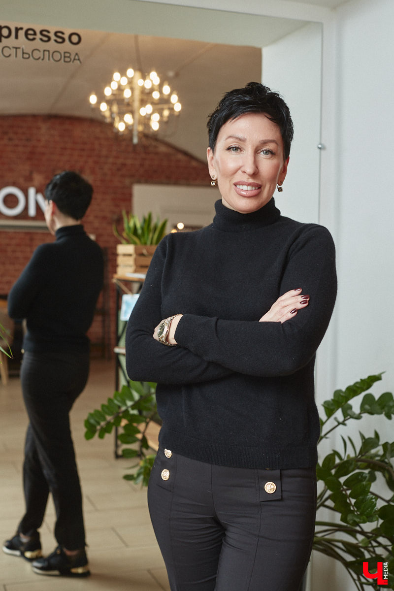 Сколько поколений своей семьи вы могли бы нарисовать на генеалогическом древе? Каждый из этих людей, а еще сотни других неизвестных родственников вполне могут оказывать влияние на вашу жизнь. Об этом говорит родология. Почему важно знать свои корни, «Ключ-Медиа» рассказала известный во Владимире родолог-ансестолог, эксперт по работе с родовым бессознательным и негативными программами рода Юлия Петухова.