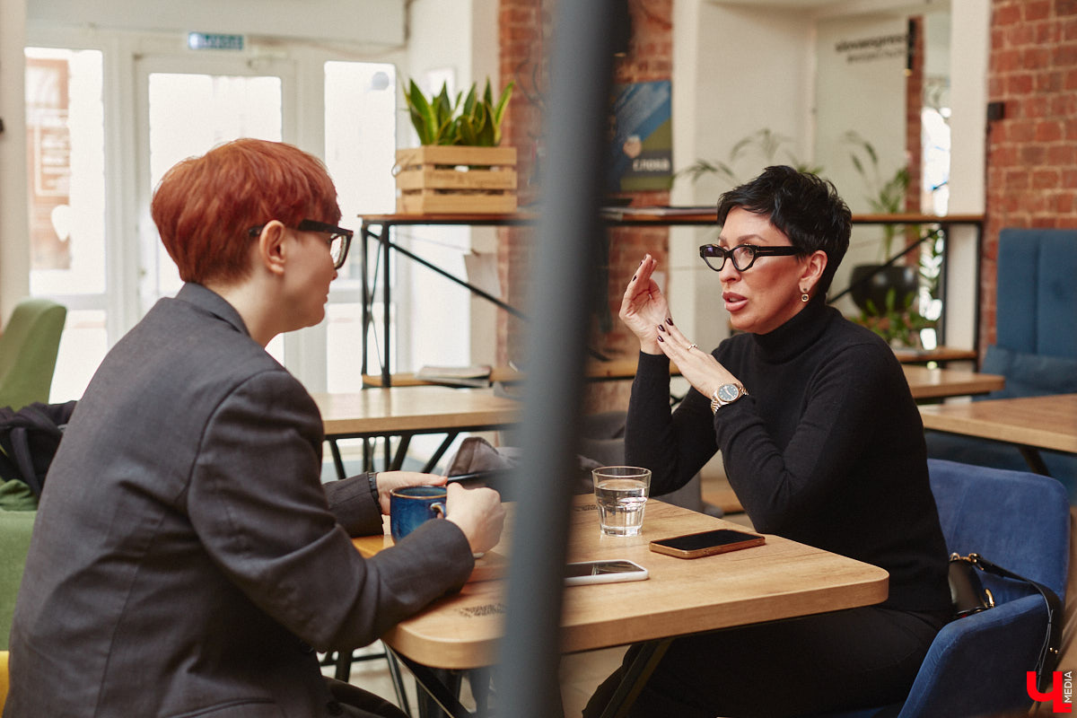 Сколько поколений своей семьи вы могли бы нарисовать на генеалогическом древе? Каждый из этих людей, а еще сотни других неизвестных родственников вполне могут оказывать влияние на вашу жизнь. Об этом говорит родология. Почему важно знать свои корни, «Ключ-Медиа» рассказала известный во Владимире родолог-ансестолог, эксперт по работе с родовым бессознательным и негативными программами рода Юлия Петухова.