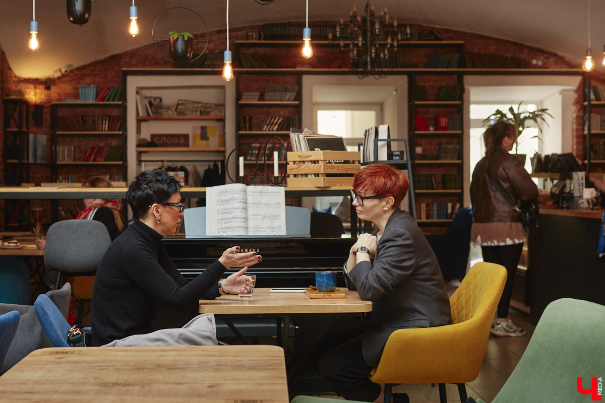 Сколько поколений своей семьи вы могли бы нарисовать на генеалогическом древе? Каждый из этих людей, а еще сотни других неизвестных родственников вполне могут оказывать влияние на вашу жизнь. Об этом говорит родология. Почему важно знать свои корни, «Ключ-Медиа» рассказала известный во Владимире родолог-ансестолог, эксперт по работе с родовым бессознательным и негативными программами рода Юлия Петухова.