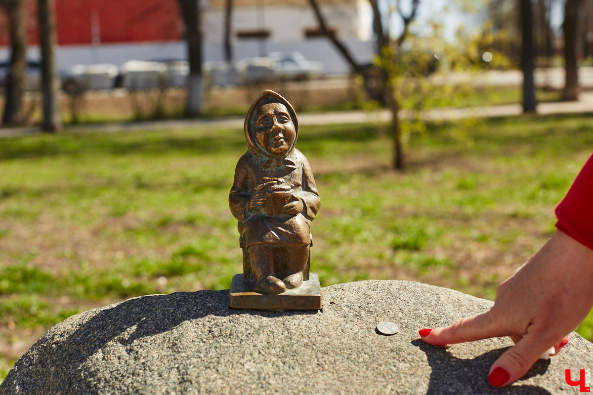 Суздаль усиленно готовится к тысячелетнему юбилею, в историческом центре работы на каждом углу. Из нового — благоустройство сада возле кремля и туристическая тропа вдоль живописного берега Каменки. Мы прогулялись по городу и увидели все своими глазами.