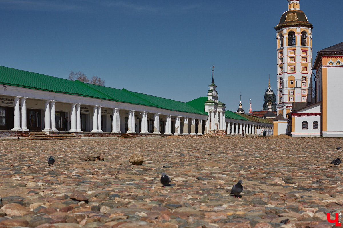 Суздаль усиленно готовится к тысячелетнему юбилею, в историческом центре работы на каждом углу. Из нового — благоустройство сада возле кремля и туристическая тропа вдоль живописного берега Каменки. Мы прогулялись по городу и увидели все своими глазами.