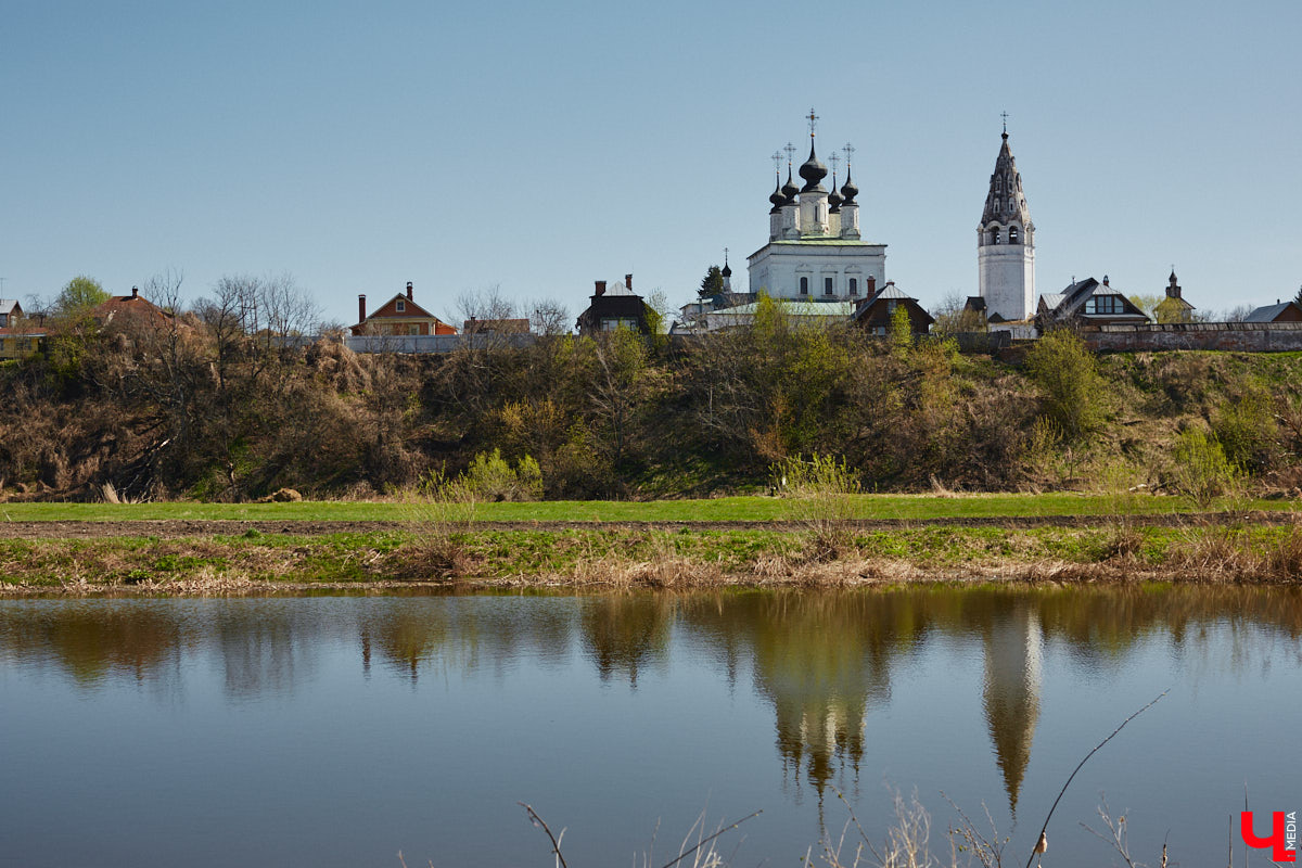 Суздаль усиленно готовится к тысячелетнему юбилею, в историческом центре работы на каждом углу. Из нового — благоустройство сада возле кремля и туристическая тропа вдоль живописного берега Каменки. Мы прогулялись по городу и увидели все своими глазами.