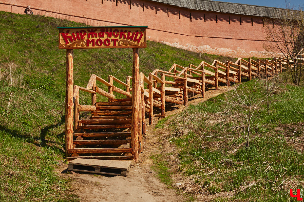 Суздаль усиленно готовится к тысячелетнему юбилею, в историческом центре работы на каждом углу. Из нового — благоустройство сада возле кремля и туристическая тропа вдоль живописного берега Каменки. Мы прогулялись по городу и увидели все своими глазами.