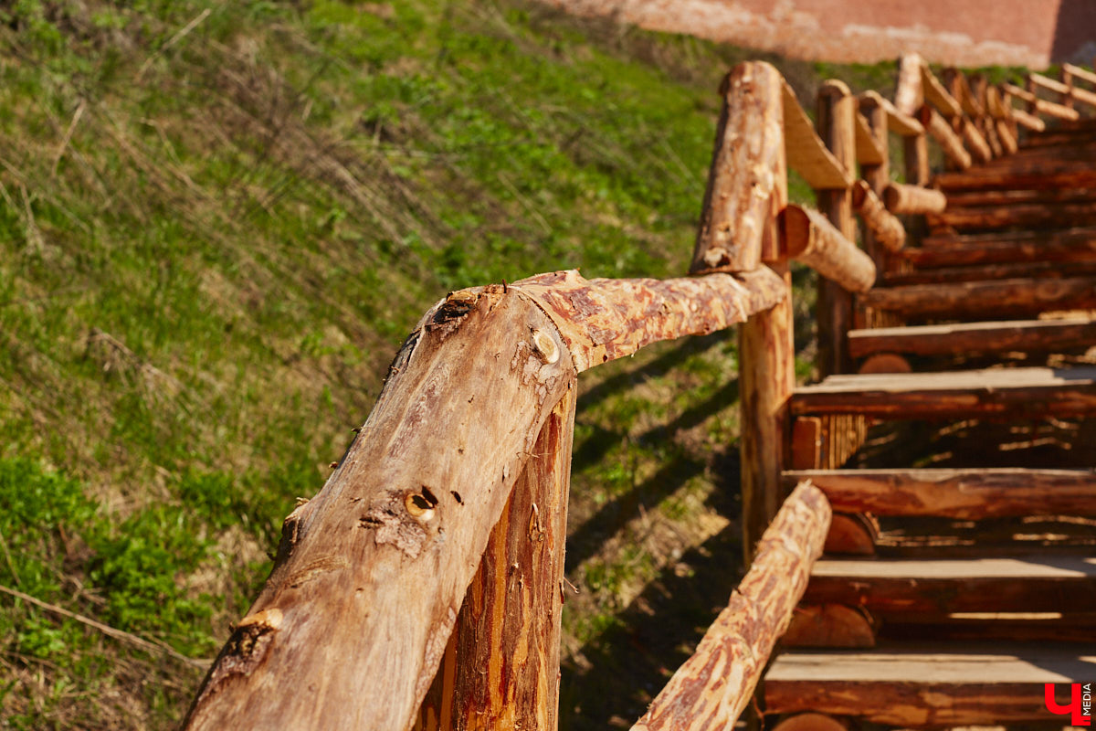 Суздаль усиленно готовится к тысячелетнему юбилею, в историческом центре работы на каждом углу. Из нового — благоустройство сада возле кремля и туристическая тропа вдоль живописного берега Каменки. Мы прогулялись по городу и увидели все своими глазами.