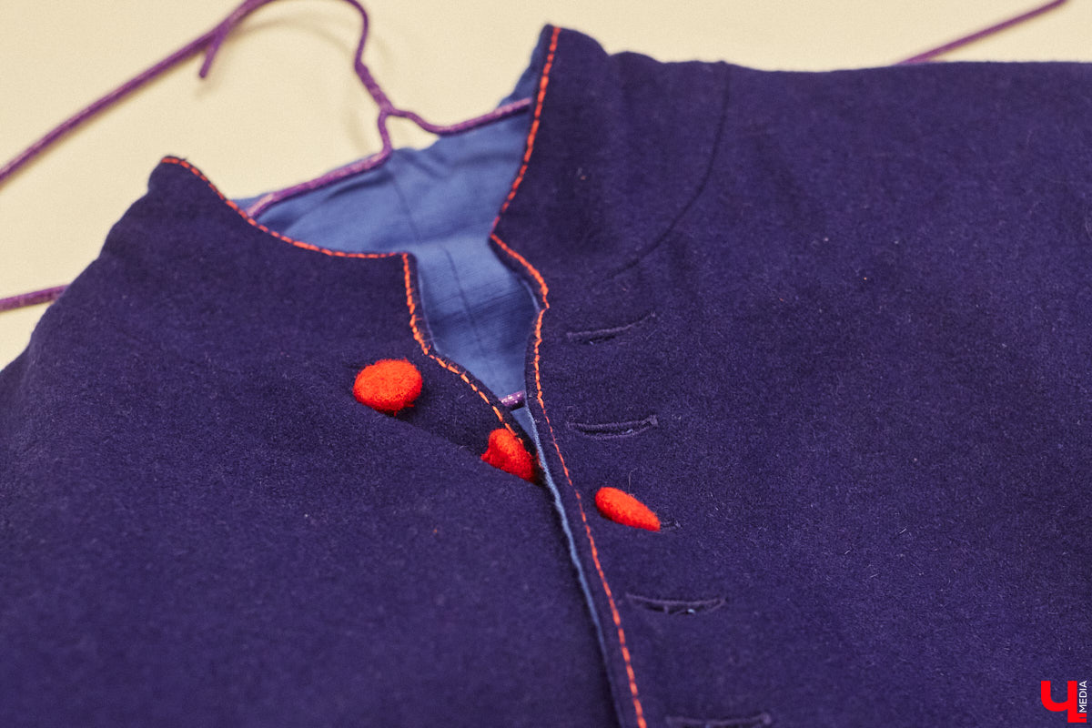 Пока ученые пытаются изобрести машину времени, во Владимире ею вовсю пользуются. Закинуть она может не только в любую эпоху, но и в параллельный мир. Достаточно облачиться в нужный наряд. Управляют устройством владимирские швеи. Благодаря их помощи «Ключ-Медиа» смог совершить небольшое путешествие по вехам истории.