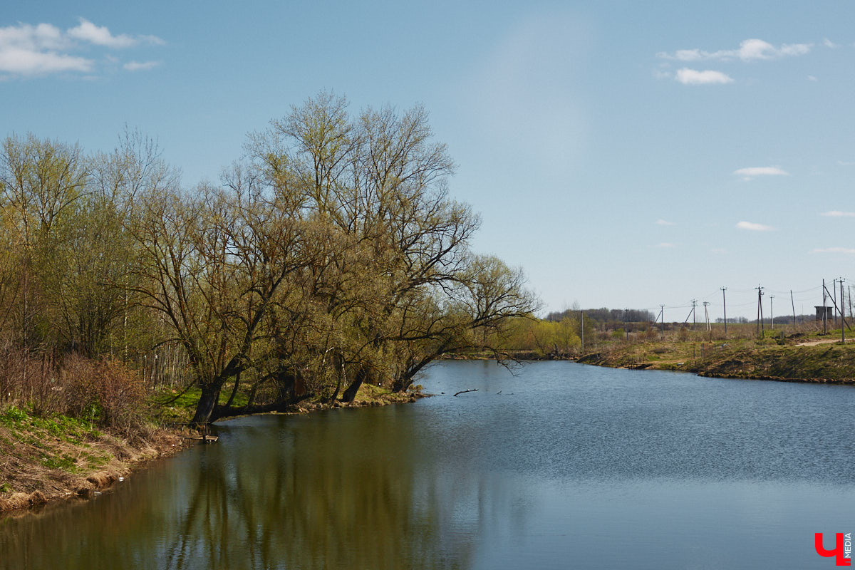Дорожники планируют запустить движение по всем четырем полосам трассы из Владимира в Суздаль до тысячелетнего юбилея древнего города. И времени осталось совсем немного, праздник намечен на август. Открывать дорогу будут поэтапно, первые три километра комфортной и безопасной магистрали станут доступны для жителей и гостей региона уже через неделю.