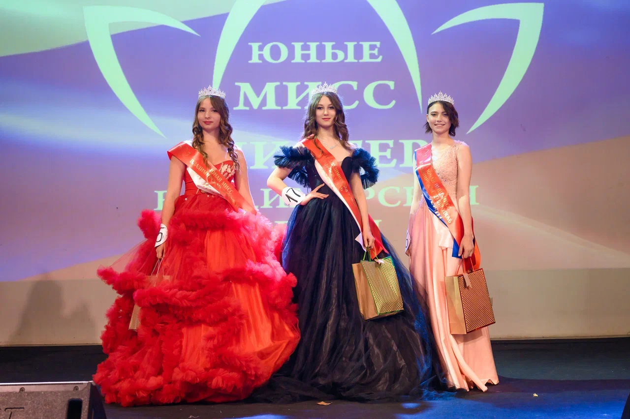 Мечты должны сбываться! Под таким девизом в столице 33-го региона состоялся детский областной конкурс красоты и талантов, организованный модельным агентством Victory. На нем не только исполнились самые заветные желания, но и были выбраны принцы и принцессы в различных категориях. Подробности уже на сайте.