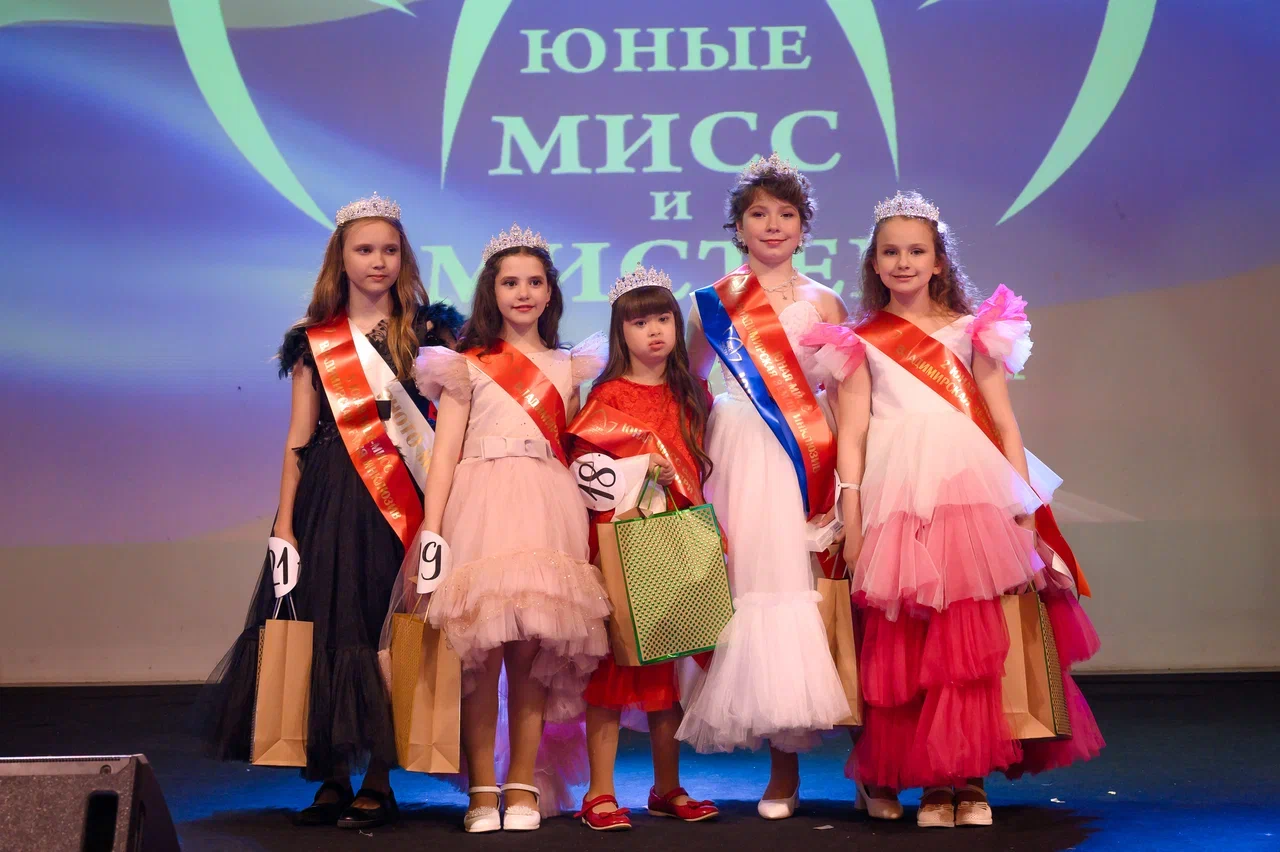 Мечты должны сбываться! Под таким девизом в столице 33-го региона состоялся детский областной конкурс красоты и талантов, организованный модельным агентством Victory. На нем не только исполнились самые заветные желания, но и были выбраны принцы и принцессы в различных категориях. Подробности уже на сайте.