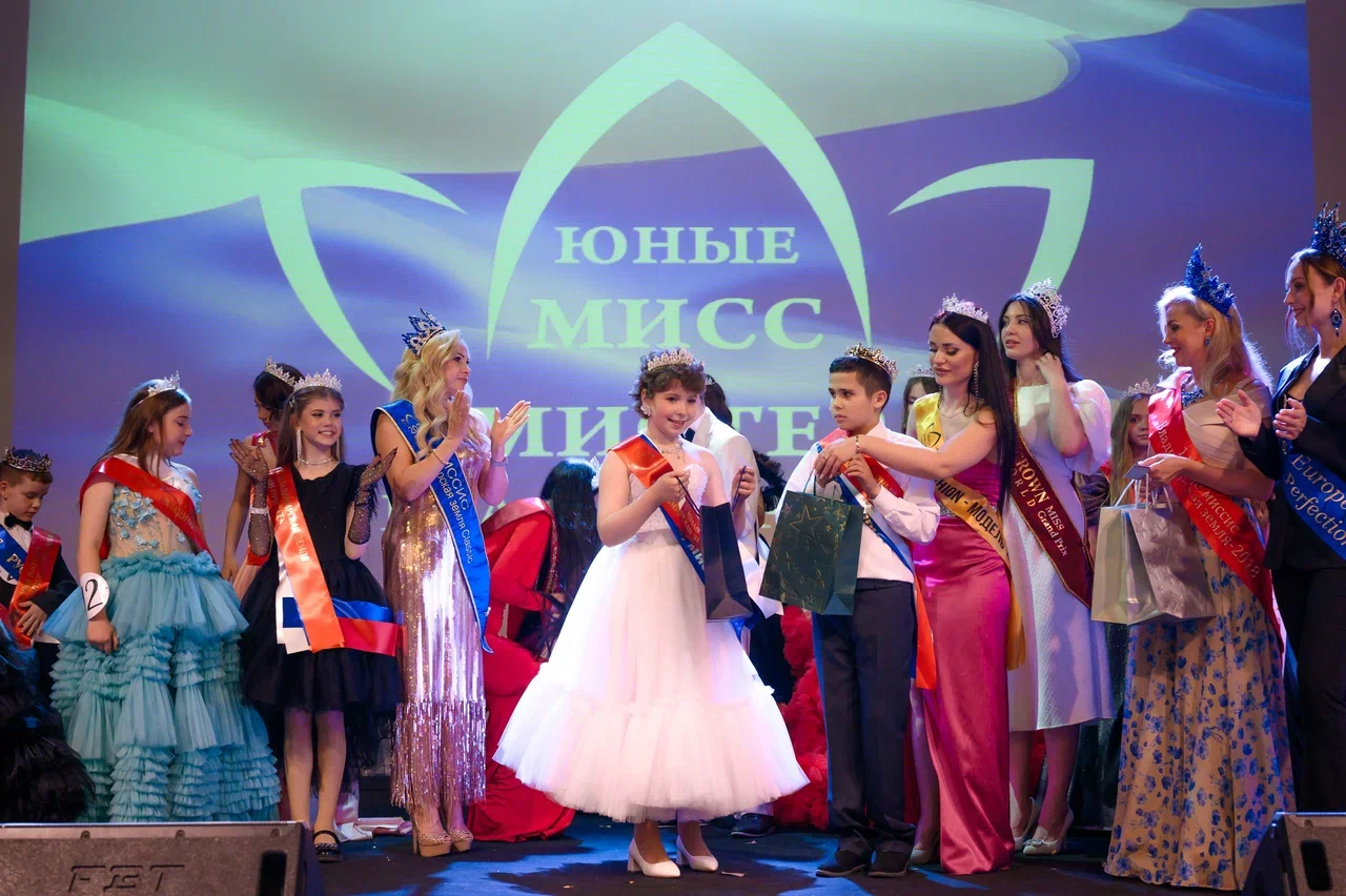 Мечты должны сбываться! Под таким девизом в столице 33-го региона состоялся детский областной конкурс красоты и талантов, организованный модельным агентством Victory. На нем не только исполнились самые заветные желания, но и были выбраны принцы и принцессы в различных категориях. Подробности уже на сайте.