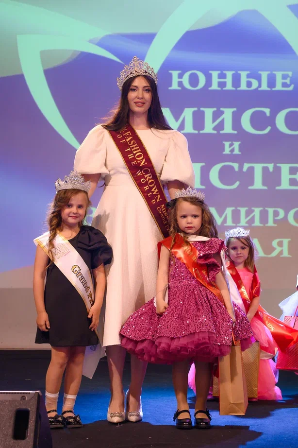 Мечты должны сбываться! Под таким девизом в столице 33-го региона состоялся детский областной конкурс красоты и талантов, организованный модельным агентством Victory. На нем не только исполнились самые заветные желания, но и были выбраны принцы и принцессы в различных категориях. Подробности уже на сайте.