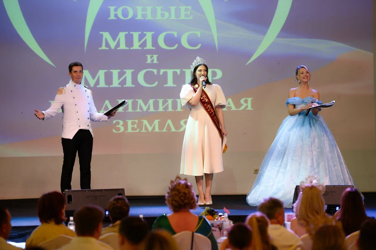 Мечты должны сбываться! Под таким девизом в столице 33-го региона состоялся детский областной конкурс красоты и талантов, организованный модельным агентством Victory. На нем не только исполнились самые заветные желания, но и были выбраны принцы и принцессы в различных категориях. Подробности уже на сайте.