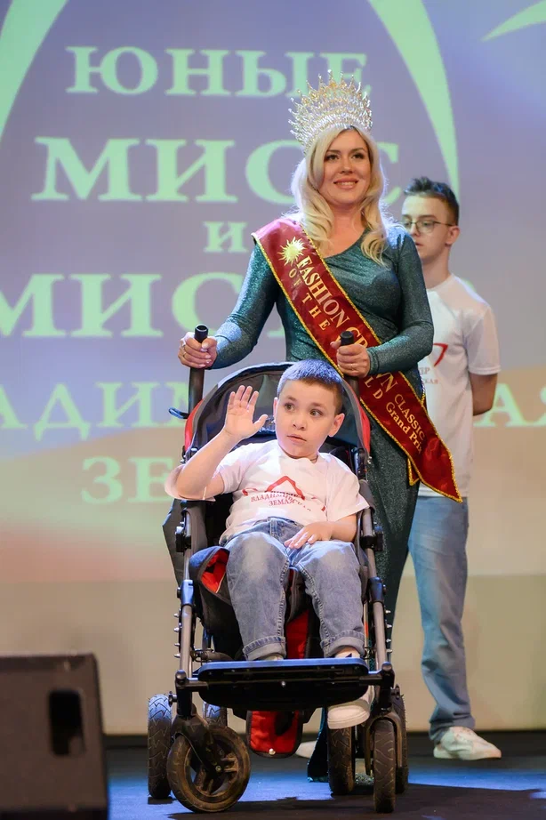 Мечты должны сбываться! Под таким девизом в столице 33-го региона состоялся детский областной конкурс красоты и талантов, организованный модельным агентством Victory. На нем не только исполнились самые заветные желания, но и были выбраны принцы и принцессы в различных категориях. Подробности уже на сайте.