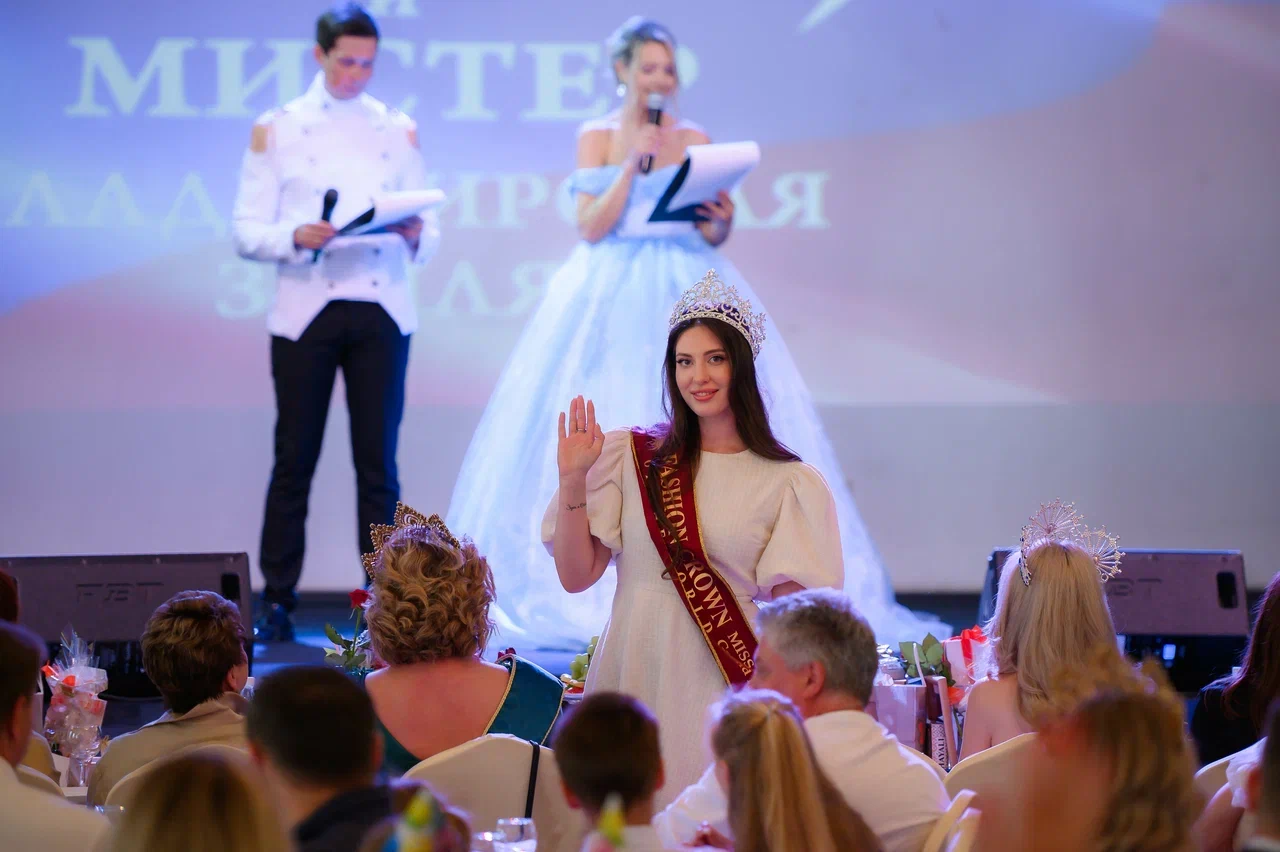 Мечты должны сбываться! Под таким девизом в столице 33-го региона состоялся детский областной конкурс красоты и талантов, организованный модельным агентством Victory. На нем не только исполнились самые заветные желания, но и были выбраны принцы и принцессы в различных категориях. Подробности уже на сайте.