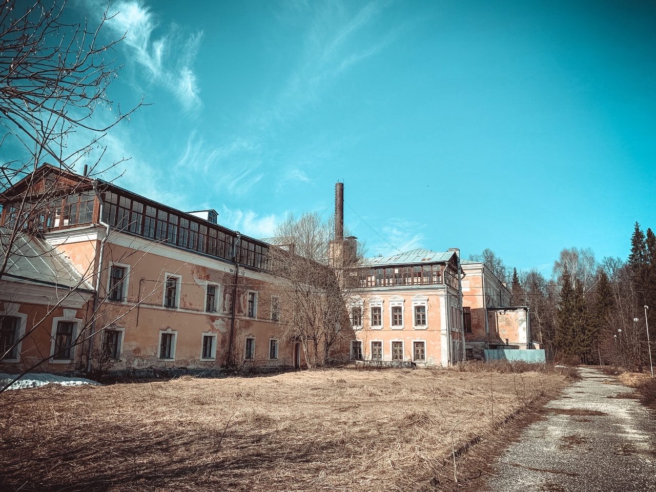 В 1779 году Николай Петрович фон Берк был назначен первым губернским архитектором. Именно ему пришлось делать первые шаги по воплощению в жизнь первого регулярного плана города. Его работа заложила фундамент для дальнейшего градостроительного развития Владимира на длительный срок. Давайте вспомним, что было построено в областном центре по его проектам.