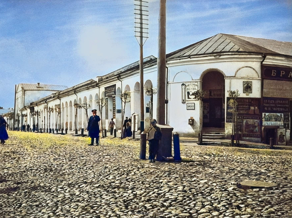 В 1779 году Николай Петрович фон Берк был назначен первым губернским архитектором. Именно ему пришлось делать первые шаги по воплощению в жизнь первого регулярного плана города. Его работа заложила фундамент для дальнейшего градостроительного развития Владимира на длительный срок. Давайте вспомним, что было построено в областном центре по его проектам.