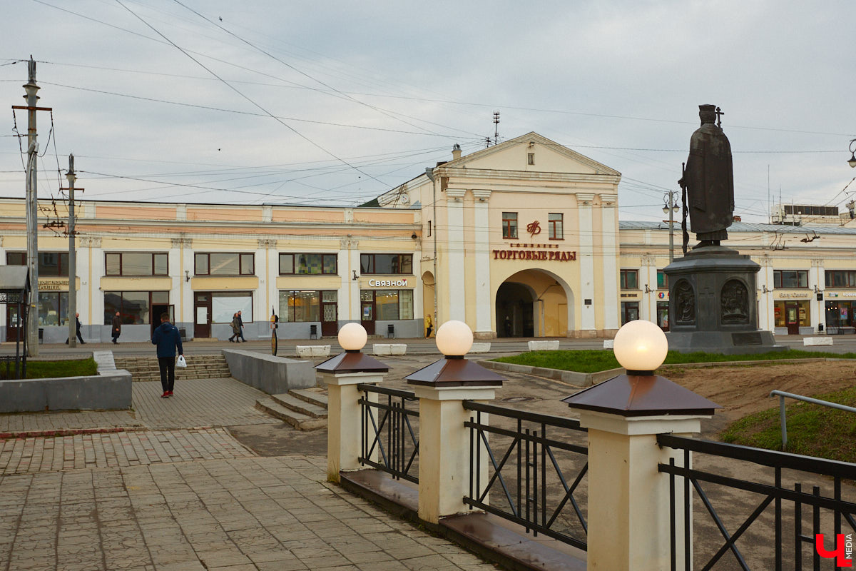 В 1779 году Николай Петрович фон Берк был назначен первым губернским архитектором. Именно ему пришлось делать первые шаги по воплощению в жизнь первого регулярного плана города. Его работа заложила фундамент для дальнейшего градостроительного развития Владимира на длительный срок. Давайте вспомним, что было построено в областном центре по его проектам.
